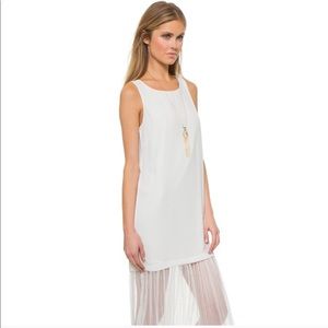 New Elizabeth and James Kisa White Dress Pleated M
